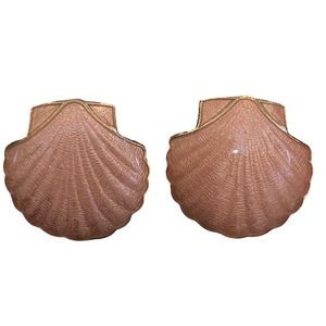 Vintage Peach color Clam Shell Shaped enamel and gold tone clip on earrings